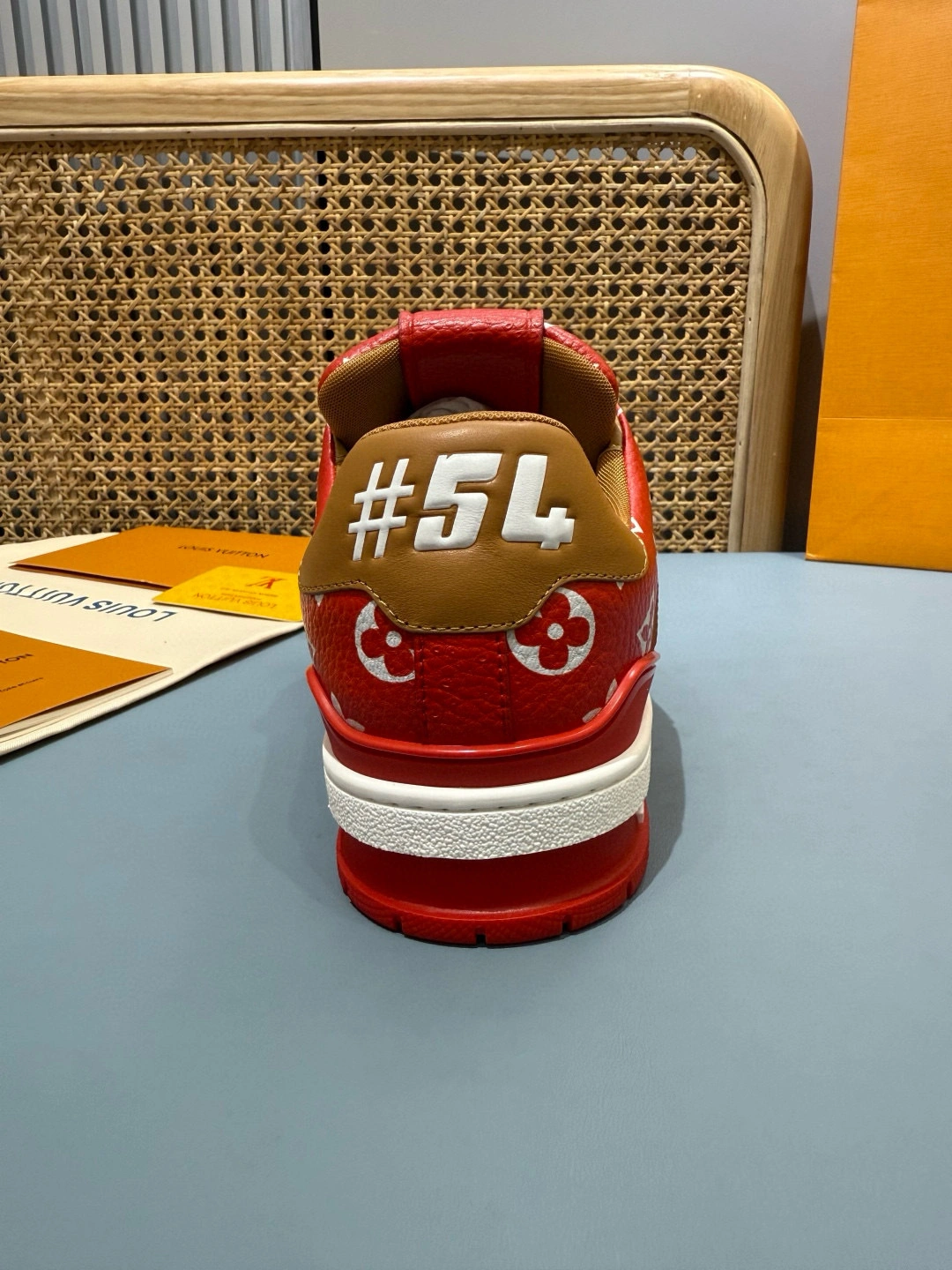 OOBB-- 8V 1AHAMY cowhide item:E-X430E2577Y