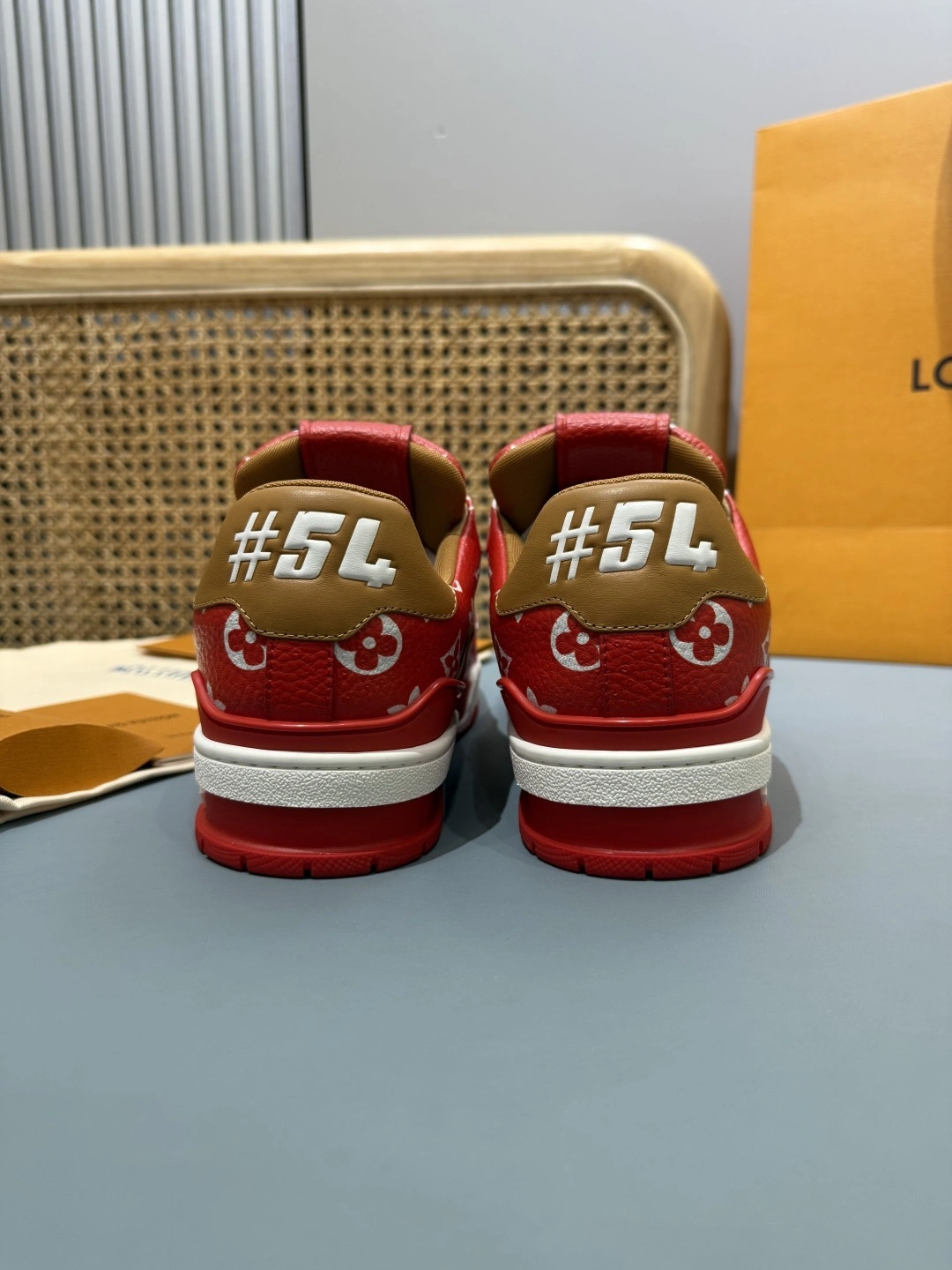 OOBB-- 8V 1AHAMY cowhide item:E-X430E2577Y