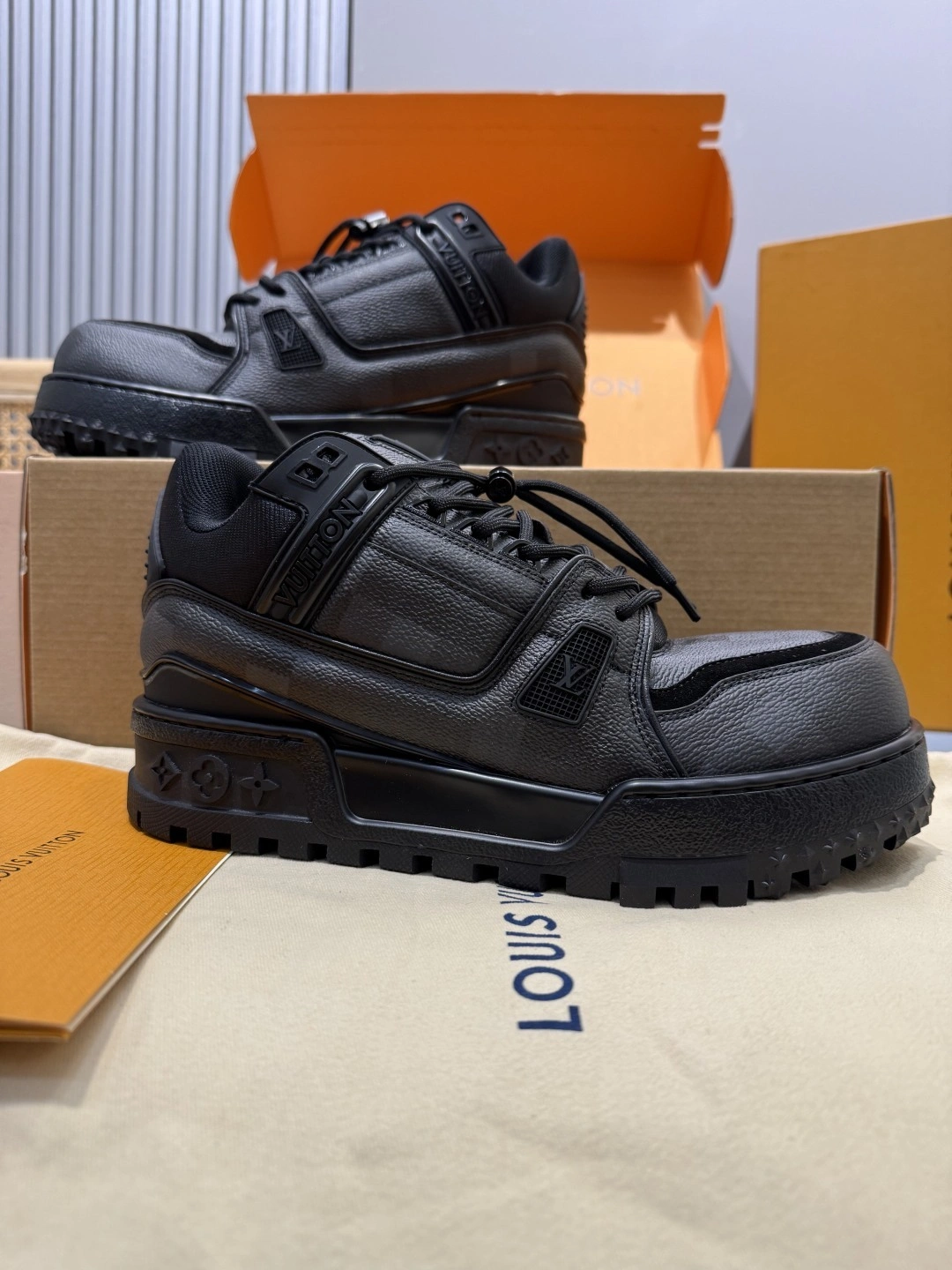 OOBB-- 8V 1AHCRW Calfskin TRAINER MAXI item:E-X430H2703