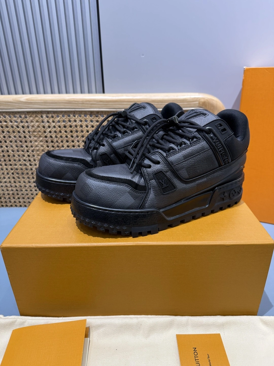 OOBB-- 8V 1AHCRW Calfskin TRAINER MAXI item:E-X430H2703