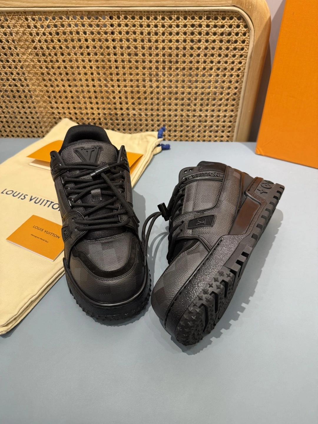 OOBB-- 8V 1AHCRW Calfskin TRAINER MAXI item:E-X430H2703