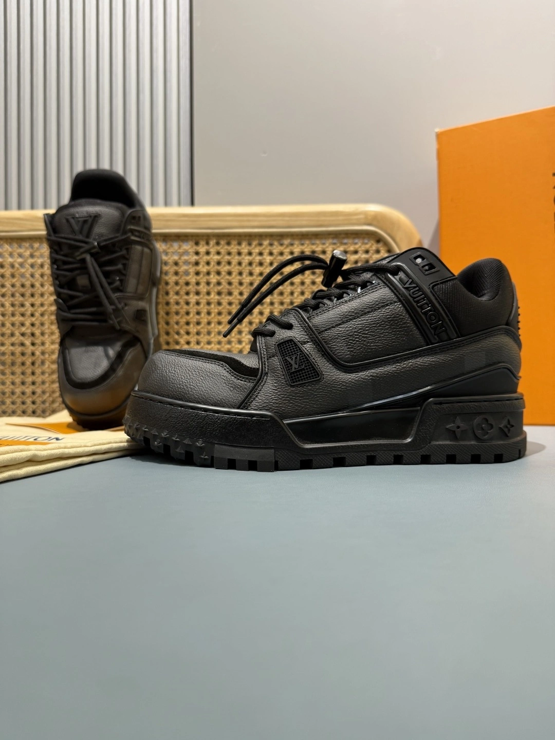 OOBB-- 8V 1AHCRW Calfskin TRAINER MAXI item:E-X430H2703