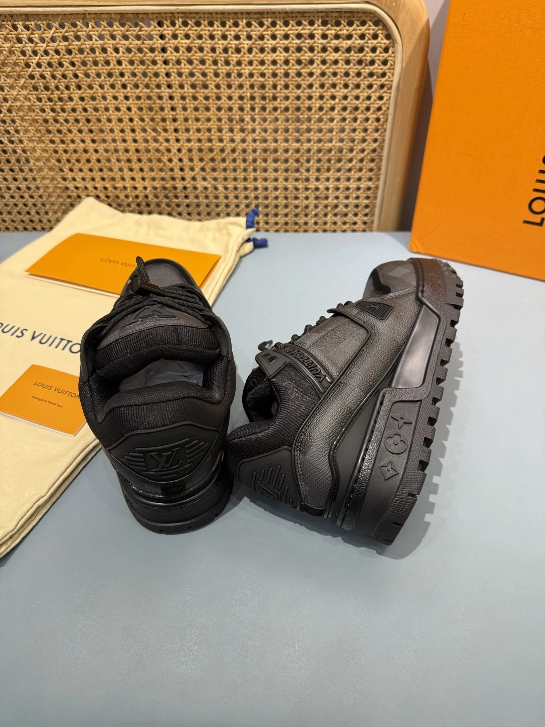 OOBB-- 8V 1AHCRW Calfskin TRAINER MAXI item:E-X430H2703