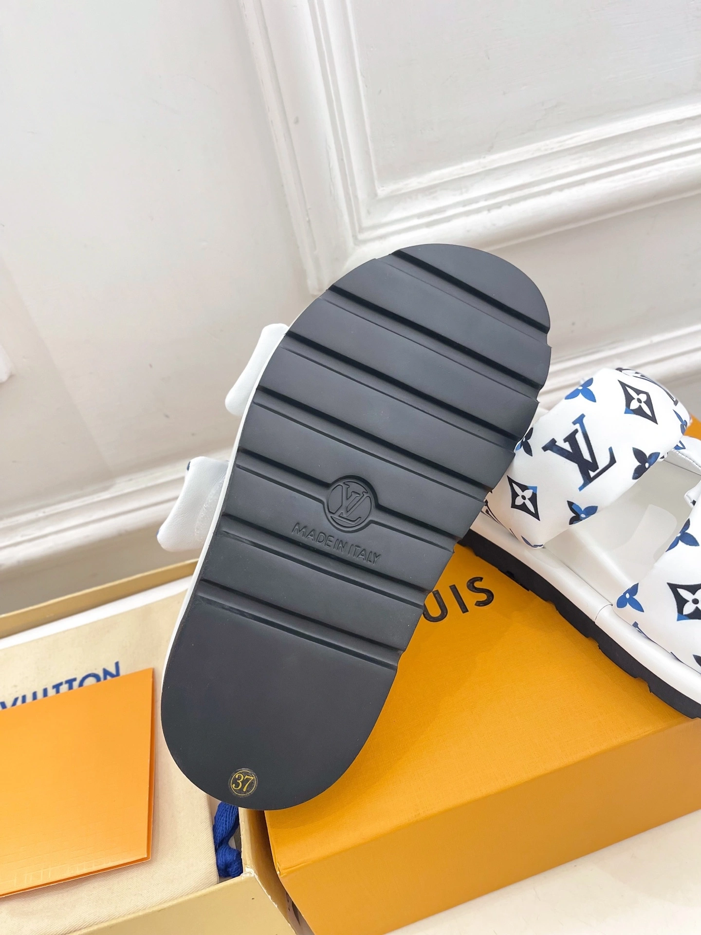 OOBB-- 8V 1AHMKK sheepskin item:E-X230F1249