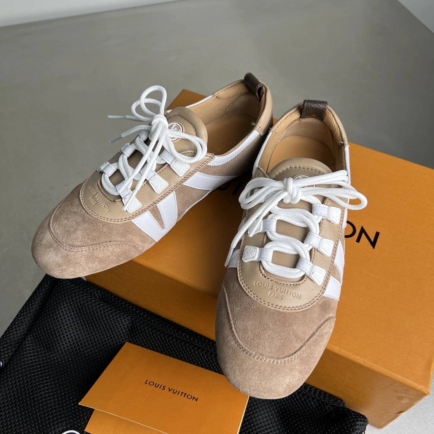 OOBB-- 8V 1AHNFC Sneakerina cowhide item:E-X000F2672
