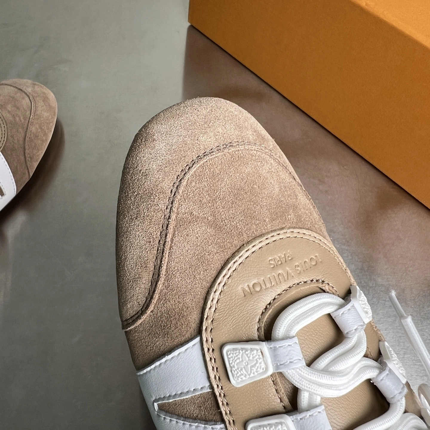 OOBB-- 8V 1AHNFC Sneakerina cowhide item:E-X000F2672