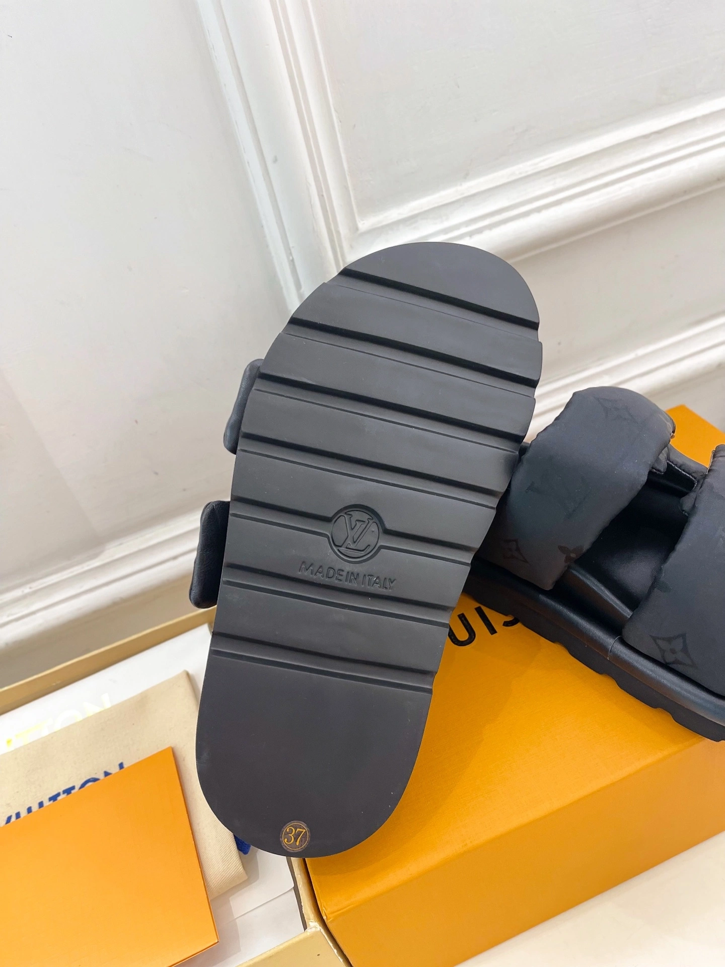 OOBB-- 8V 1AHNQU 1AHNQT sheepskin item:E-X230F1211