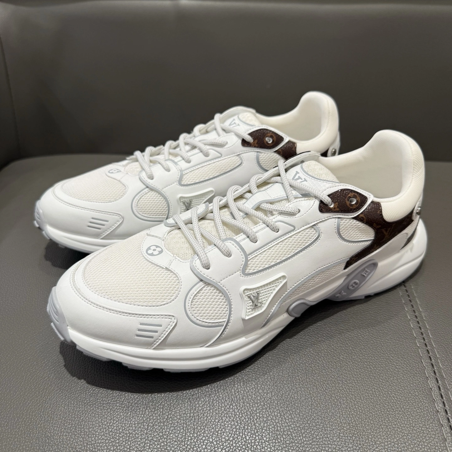 OOBB-- 8V 1AHOEX Olympia item:E-X230F2688