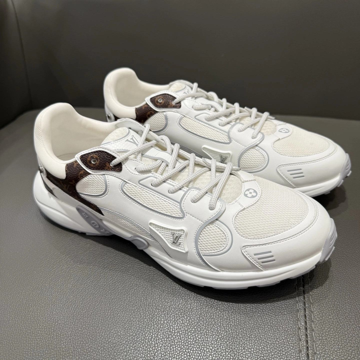 OOBB-- 8V 1AHOEX Olympia item:E-X230F2688