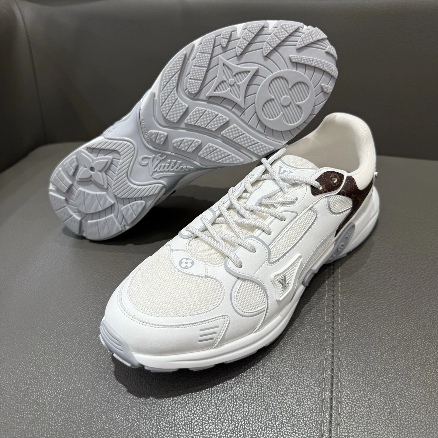 OOBB-- 8V 1AHOEX Olympia item:E-X230F2688