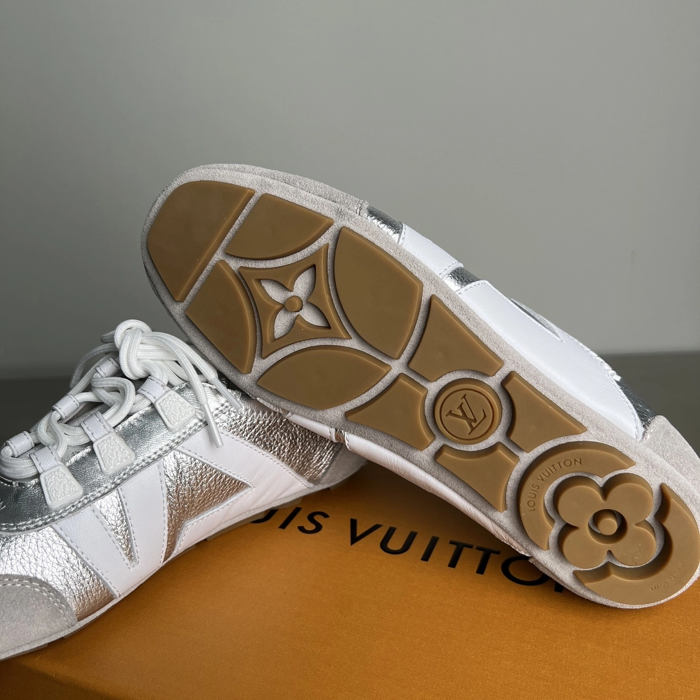 OOBB-- 8V 1AHOJD Sneakerina cowhide item:E-X000F2671