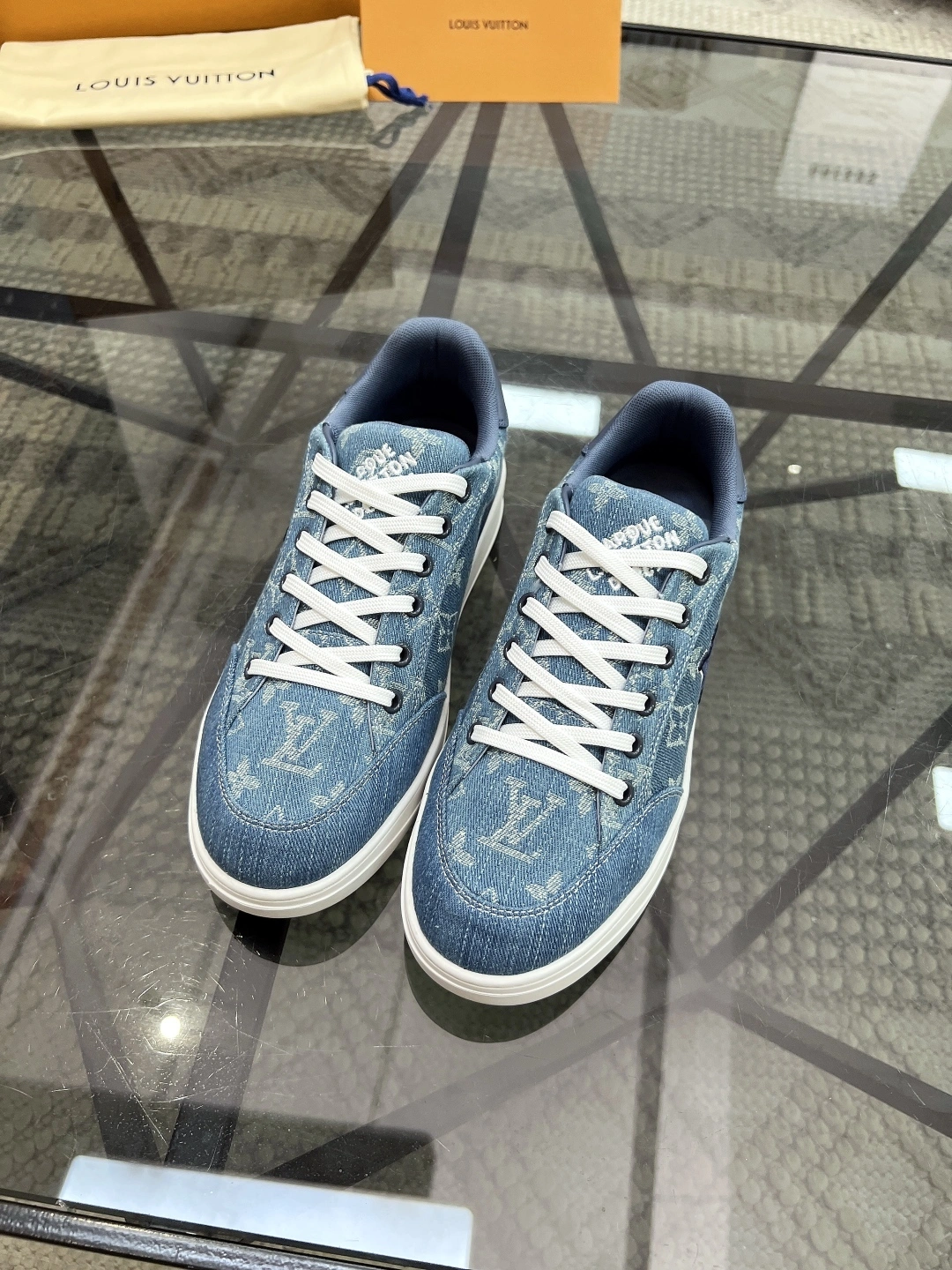 OOBB-- 8V 1AHQOV cowhide item:E-X291H0819