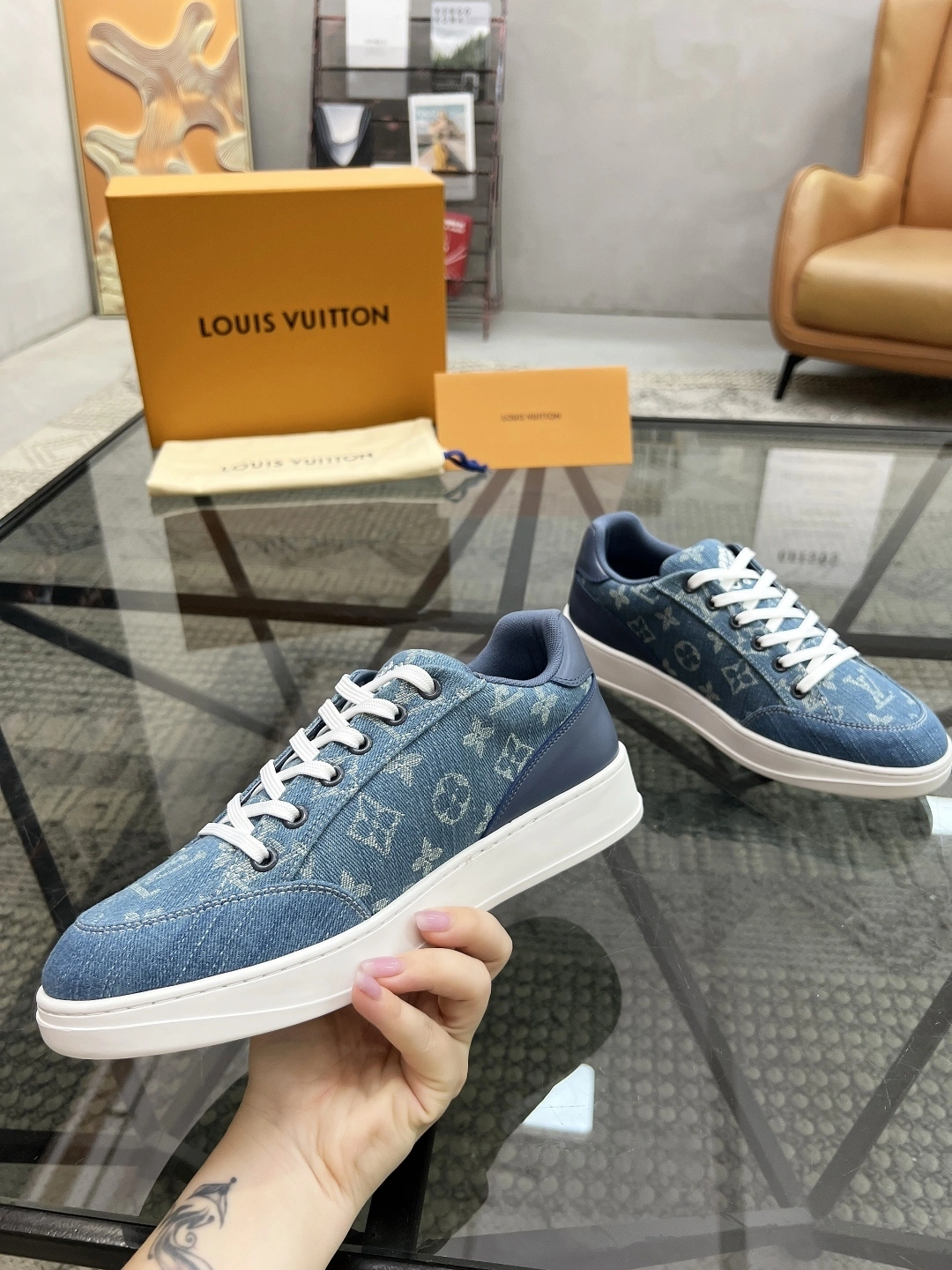 OOBB-- 8V 1AHQOV cowhide item:E-X291H0819