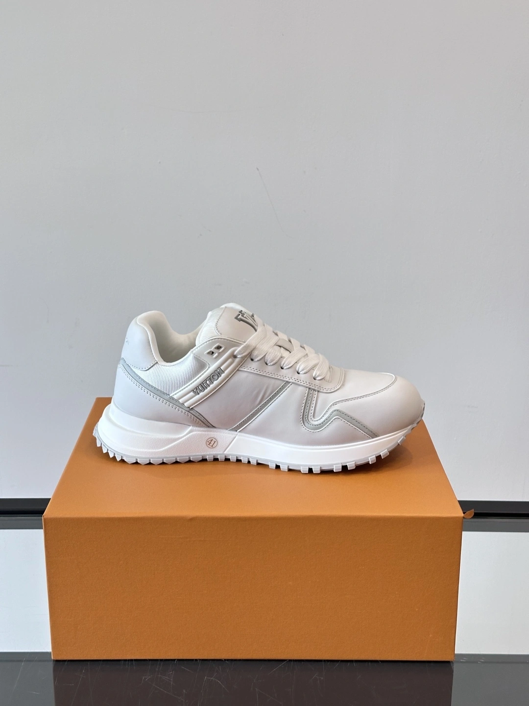 OOBB-- 8V 1AHSRT Run Away Maxi cowhide item:E-X230F2685