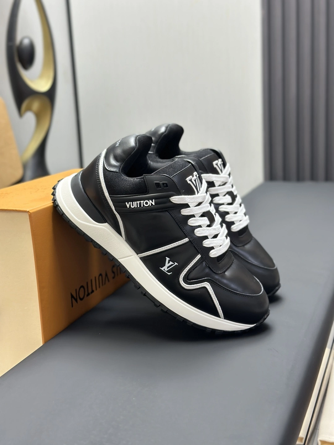 OOBB-- 8V 1AHSS4 cowhide item:E-X000H0811