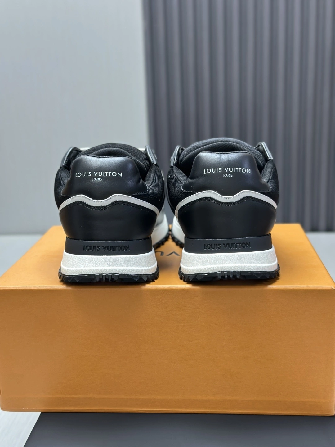 OOBB-- 8V 1AHSS4 cowhide item:E-X000H0811