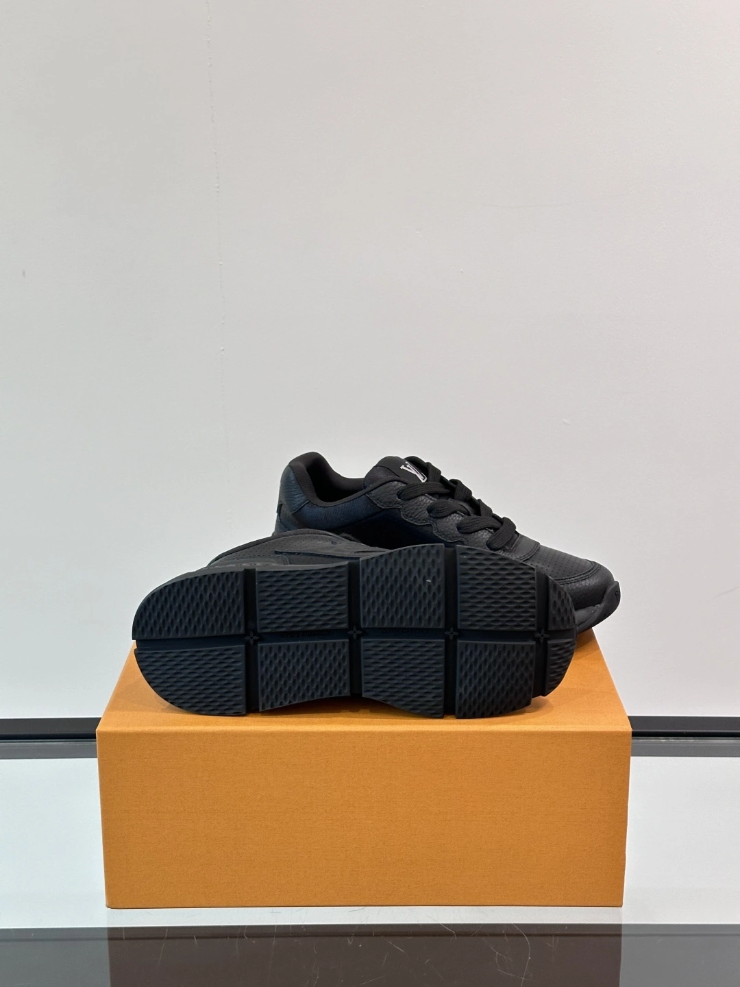 OOBB-- 8V 1AHSSP Calfskin item:E-X158D1048