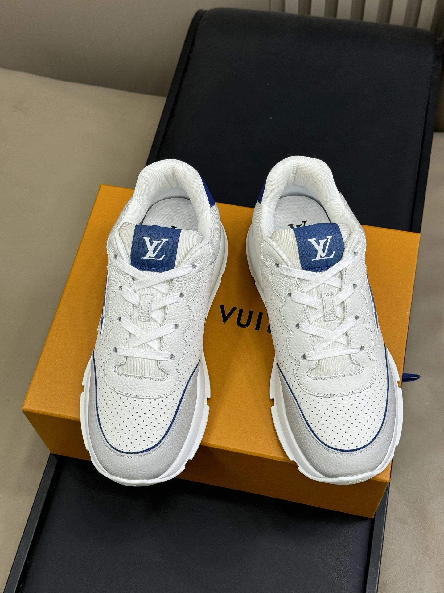 OOBB-- 8V 1AHSUW CALSSIC SNEAKER calfskin item:E-X430E2509Y