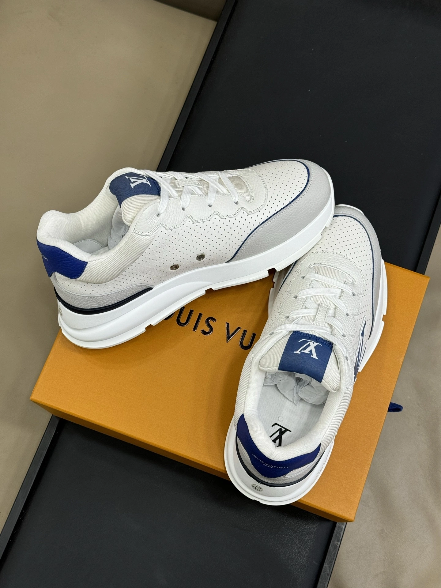 OOBB-- 8V 1AHSUW CALSSIC SNEAKER calfskin item:E-X430E2509Y