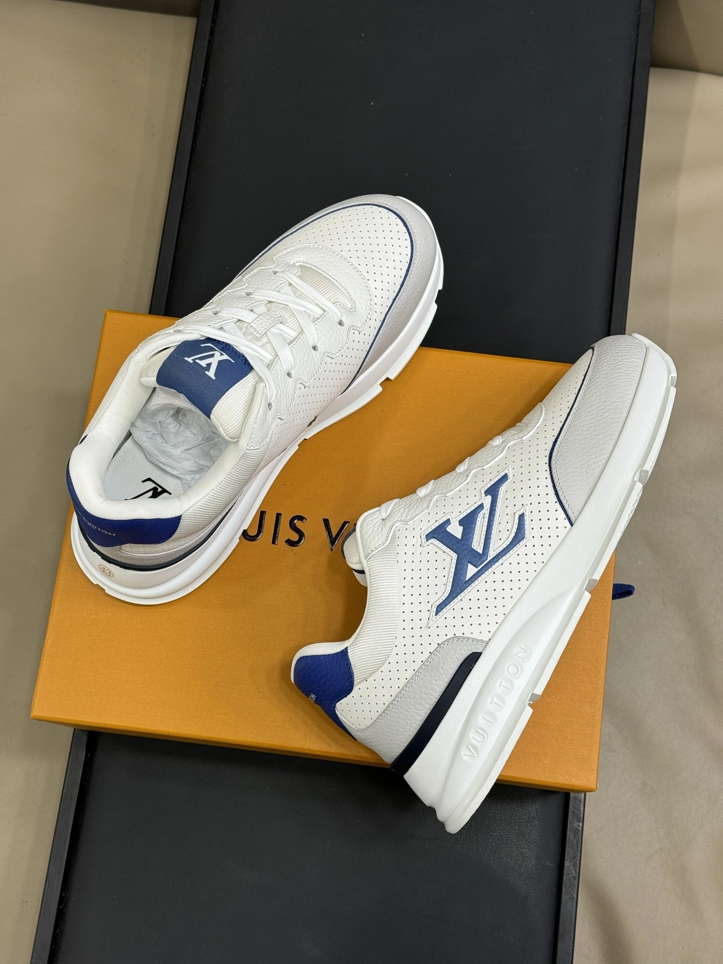 OOBB-- 8V 1AHSUW CALSSIC SNEAKER calfskin item:E-X430E2509Y