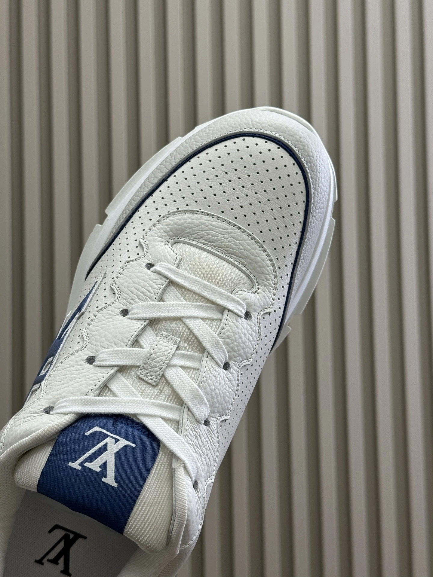 OOBB-- 8V 1AHSUW CALSSIC SNEAKER calfskin item:E-X430E2509Y