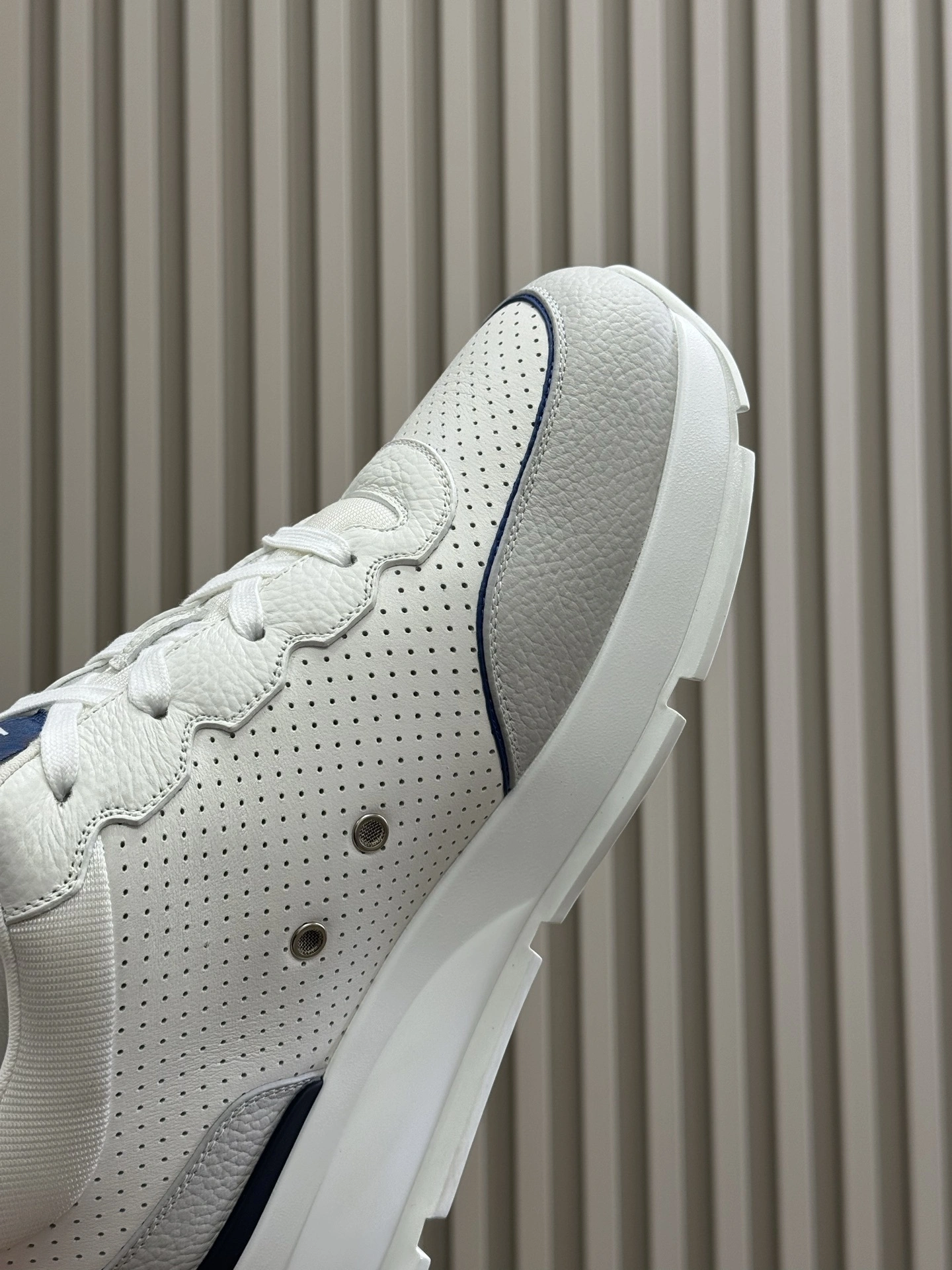 OOBB-- 8V 1AHSUW CALSSIC SNEAKER calfskin item:E-X430E2509Y