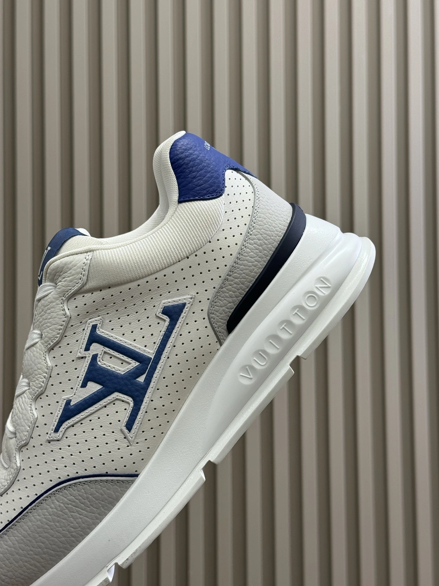 OOBB-- 8V 1AHSUW CALSSIC SNEAKER calfskin item:E-X430E2509Y