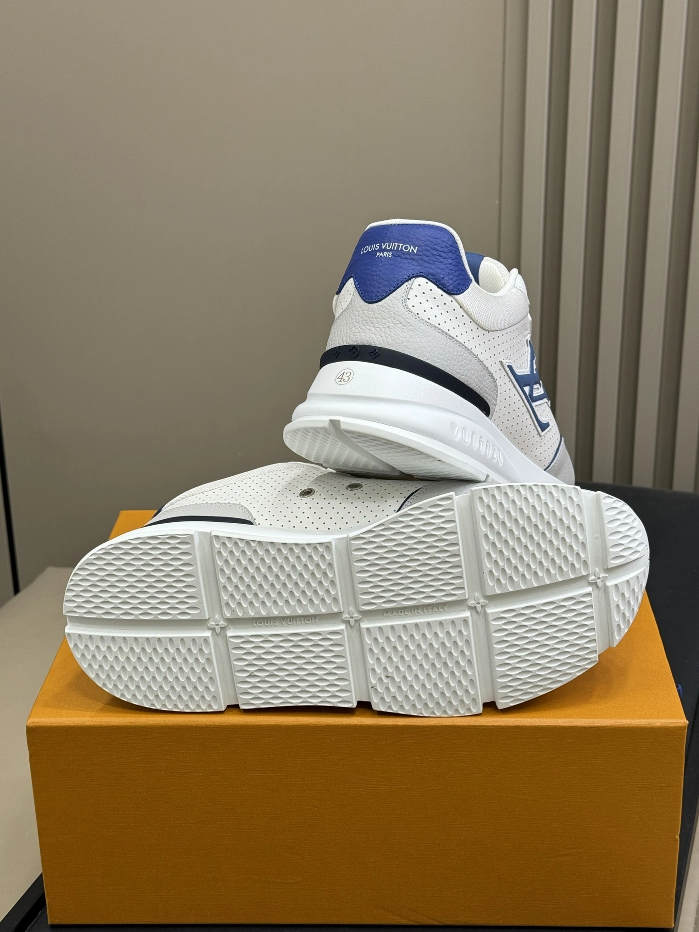 OOBB-- 8V 1AHSUW CALSSIC SNEAKER calfskin item:E-X430E2509Y