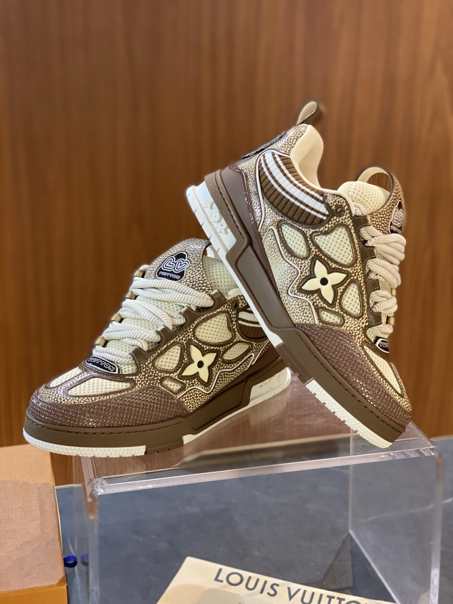 OOBB-- 8V 1AHSWI Skate ss25 Calfskin item:E-X332K1201