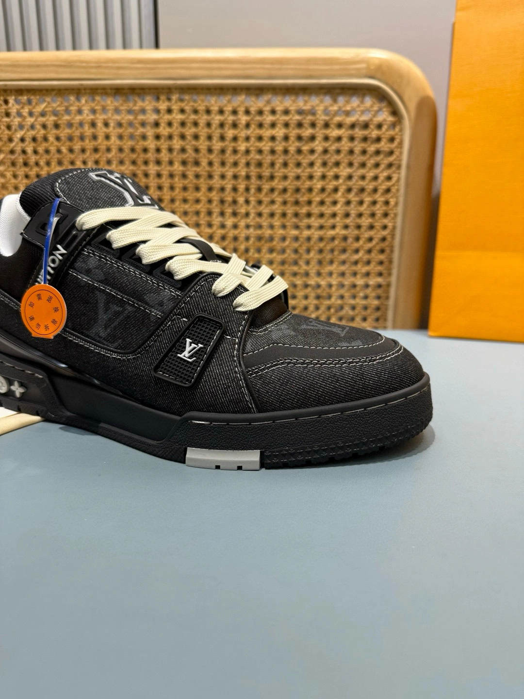 OOBB-- 8V 1AHSZD cowhide item:E-X430E2518Y