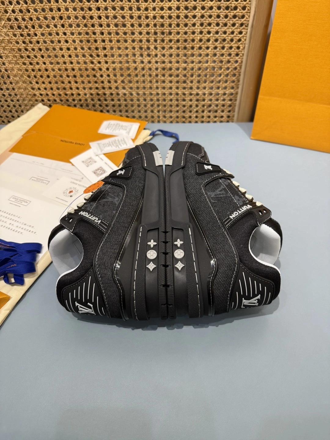 OOBB-- 8V 1AHSZD cowhide item:E-X430E2518Y