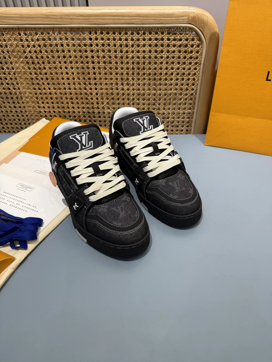 OOBB-- 8V 1AHSZD cowhide item:E-X430E2518Y