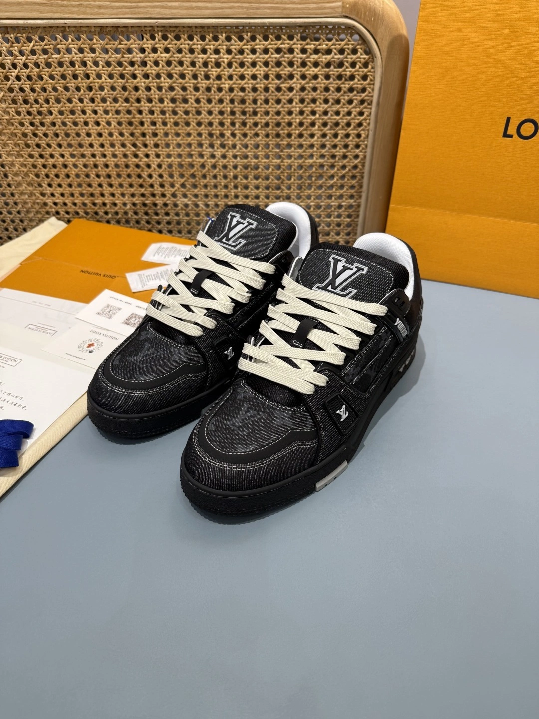 OOBB-- 8V 1AHSZD cowhide item:E-X430E2518Y