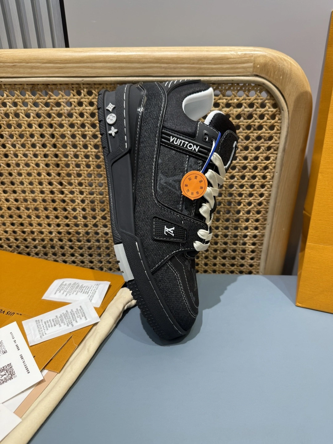OOBB-- 8V 1AHSZD cowhide item:E-X430E2518Y