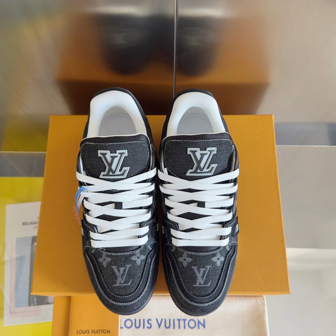 OOBB-- 8V 1AHSZN Trainer item:E-X811H1330