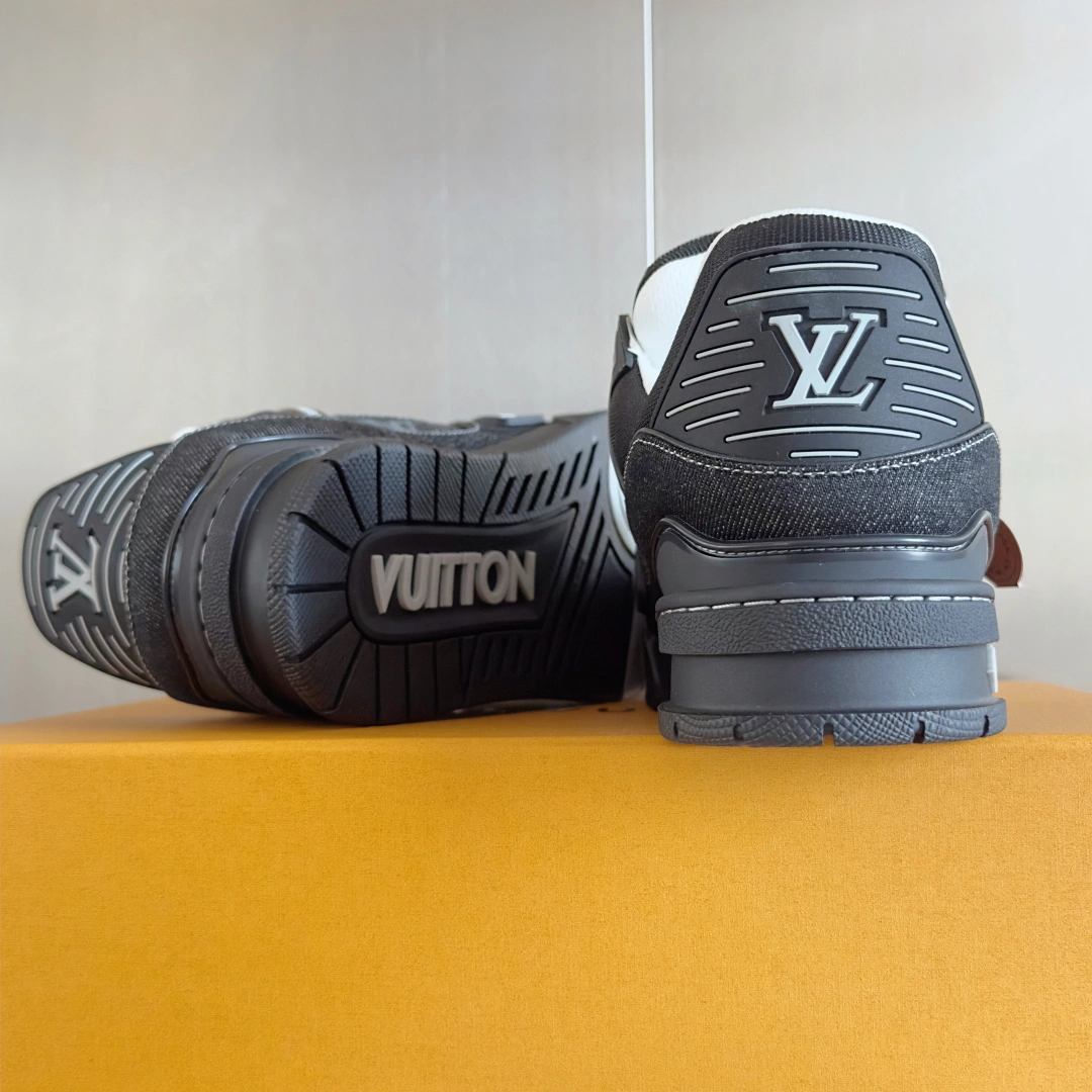 OOBB-- 8V 1AHSZN Trainer item:E-X811H1330