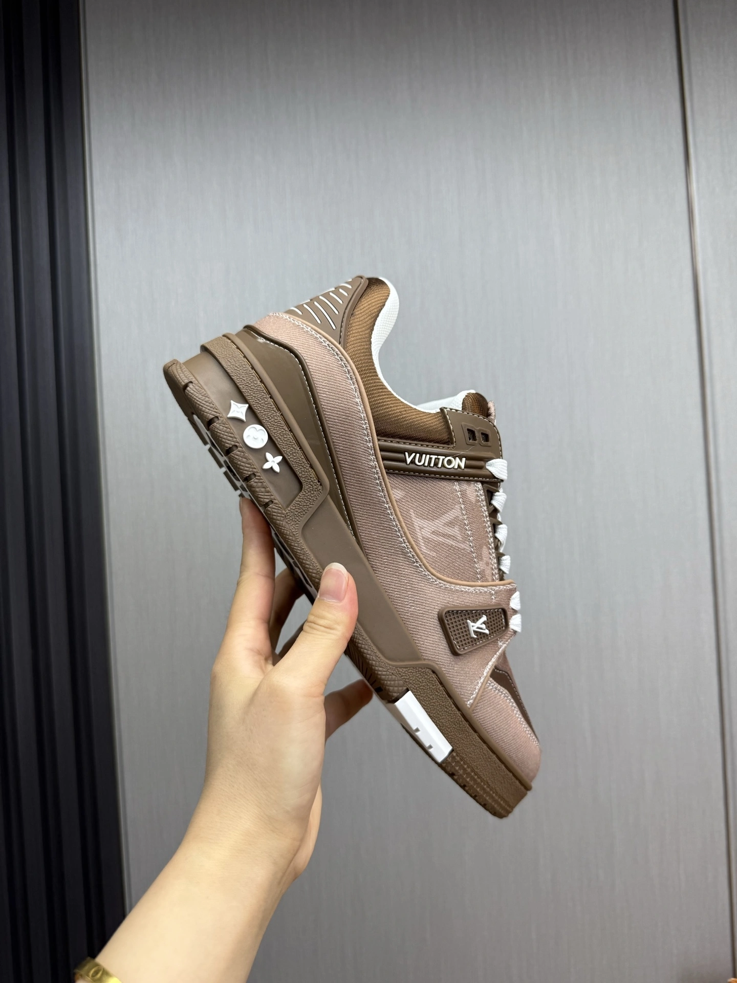 OOBB-- 8V 1AHT27 cowhide Trainer item:E-X158H1328