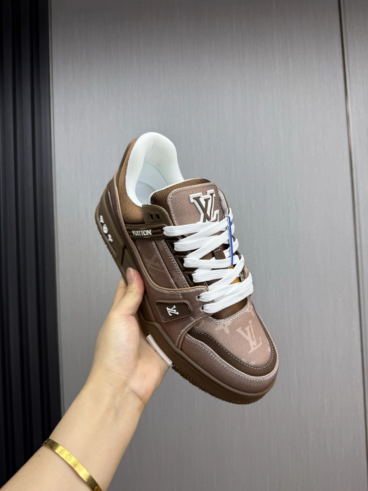 OOBB-- 8V 1AHT27 cowhide Trainer item:E-X158H1328