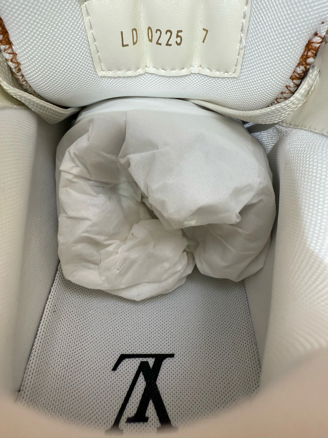 OOBB-- 8V 1AHT37 cowhide item:E-X430E2517Y