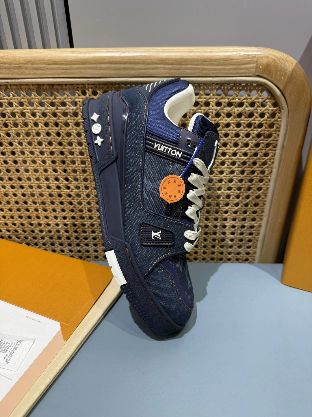 OOBB-- 8V 1AHT37 cowhide item:E-X430E2517Y