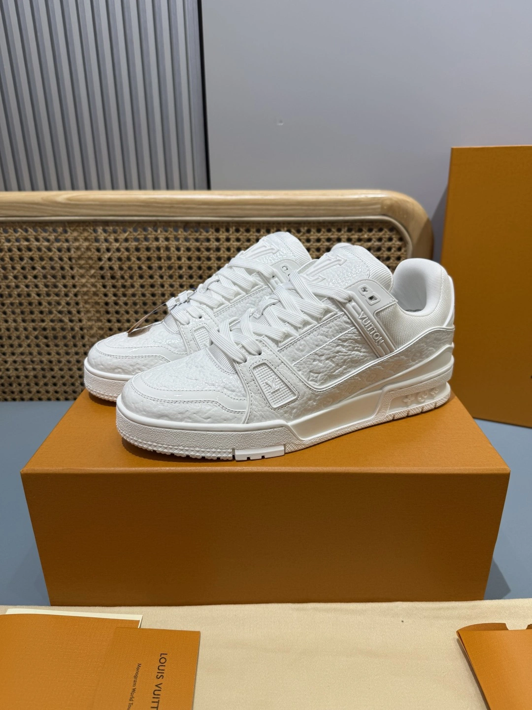 OOBB-- 8V 1AHT84 Trainer Calfskin item:E-X430L0311B