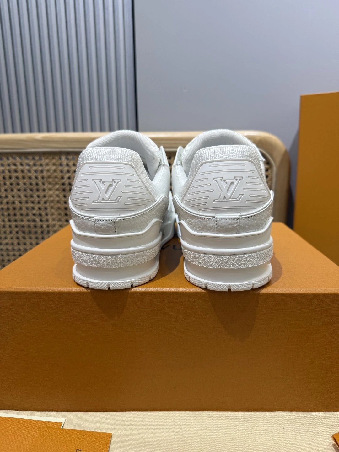 OOBB-- 8V 1AHT84 Trainer Calfskin item:E-X430L0311B