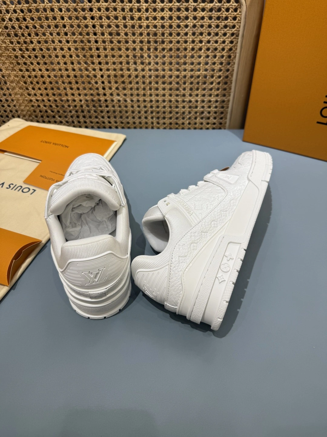 OOBB-- 8V 1AHT84 Trainer Calfskin item:E-X430L0311B