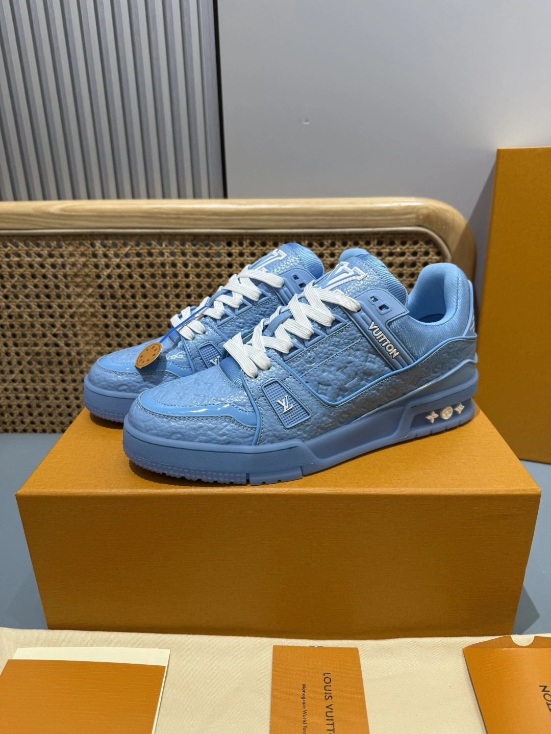 OOBB-- 8V 1AHTB7 Trainer Calfskin item:E-X430L0307B