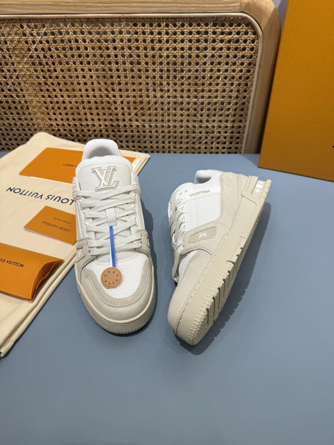 OOBB-- 8V 1AHTM4 Trainer Calfskin item:E-X430L0308B