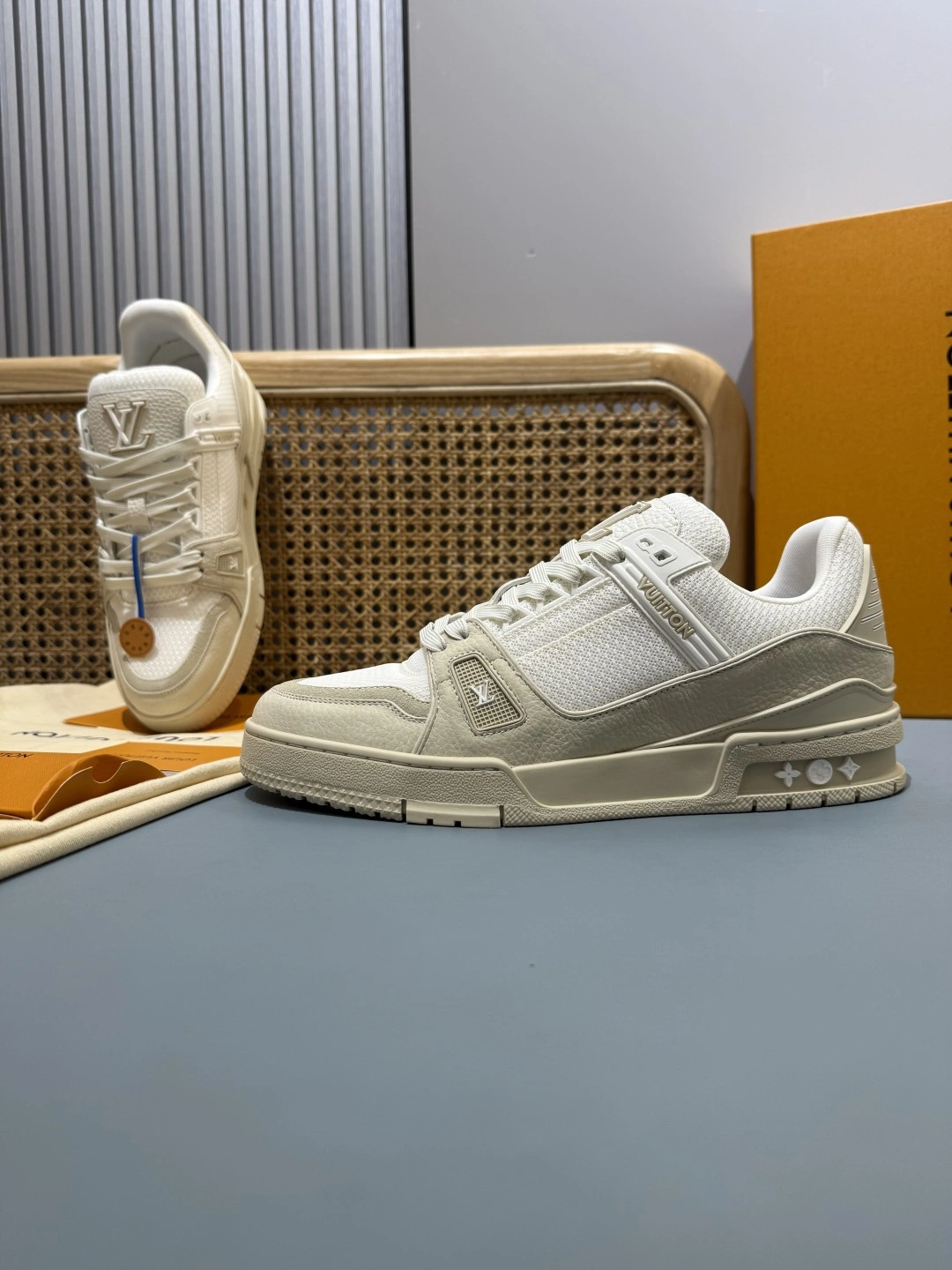 OOBB-- 8V 1AHTM4 Trainer Calfskin item:E-X430L0308B