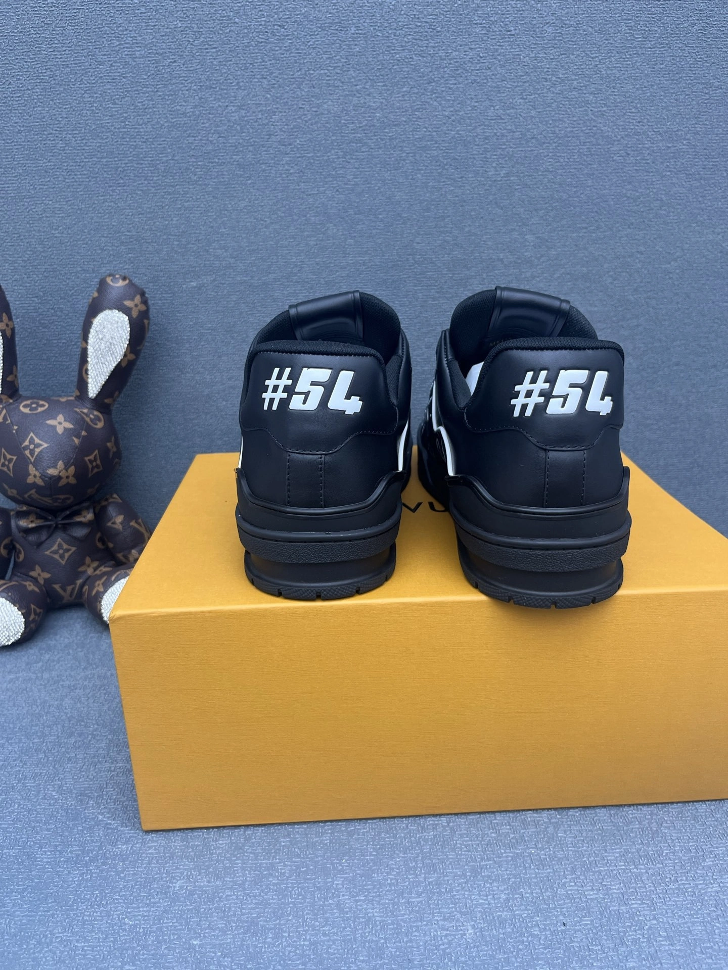 OOBB-- 8V 1AHTO0 calfskin item:E-X430E2522Y
