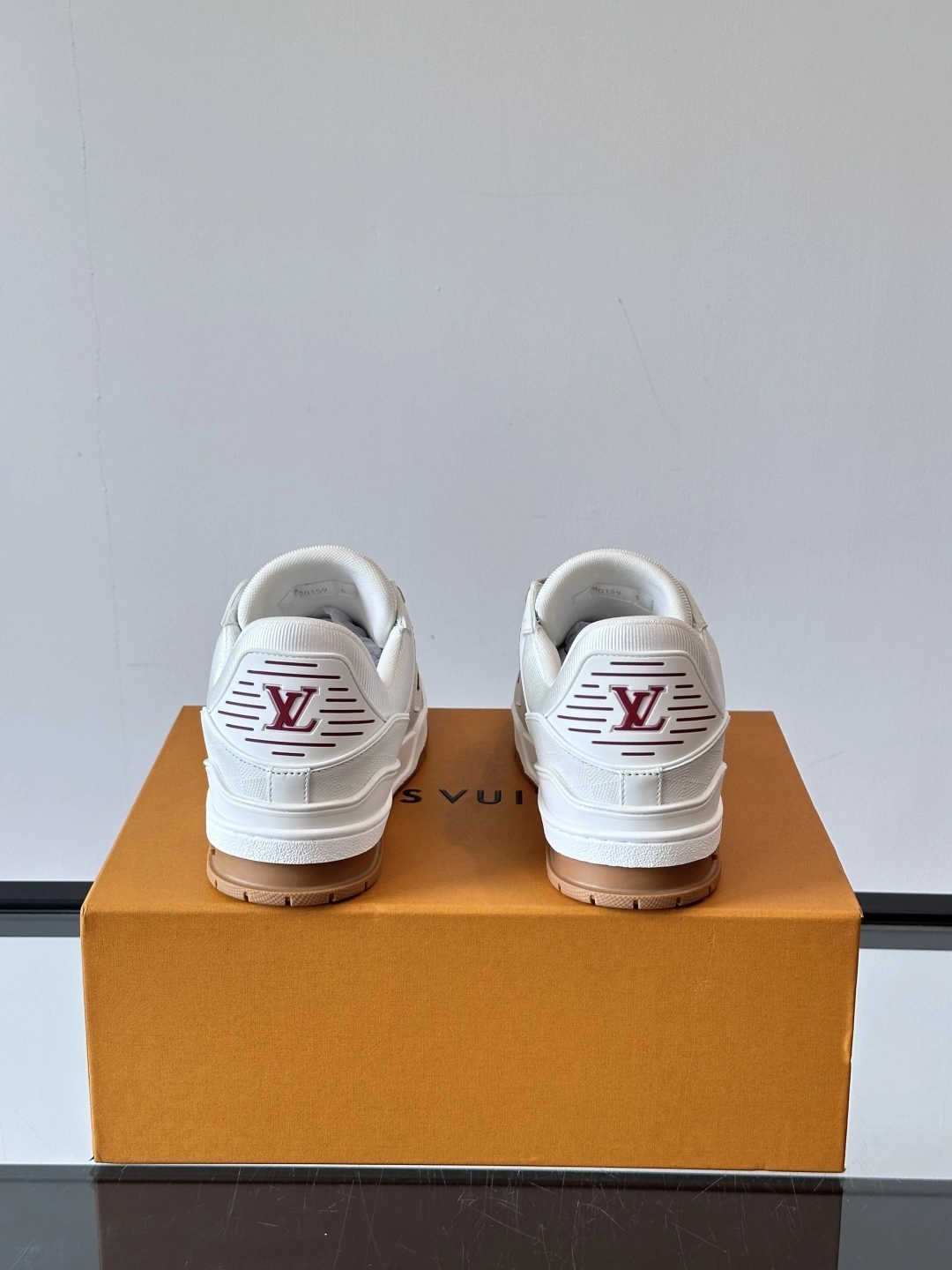 OOBB-- 8V 1AHTS7 Trainer cowhide item:E-X230F2683