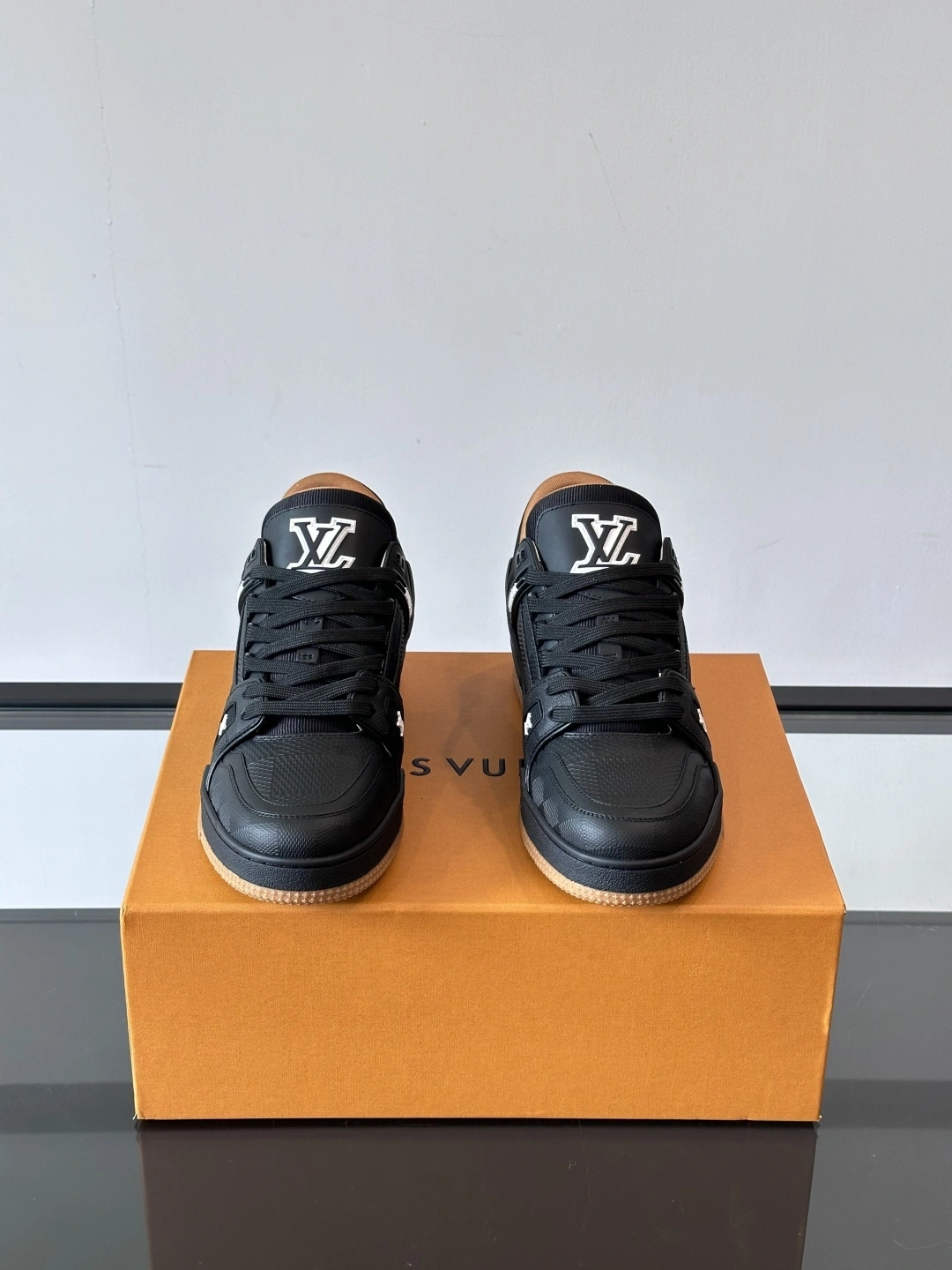 OOBB-- 8V 1AHTSQ Trainer cowhide item:E-X230F2684