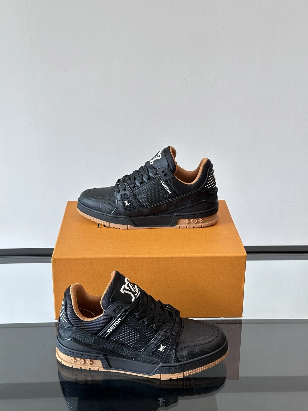 OOBB-- 8V 1AHTSQ Trainer cowhide item:E-X230F2684